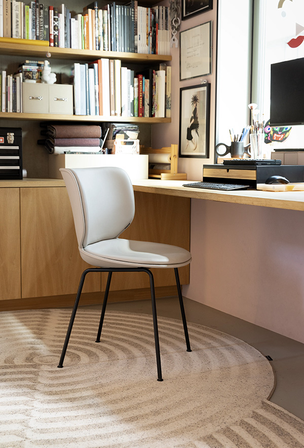 Hana Chair Upholstered-lightplus-luxuryfurniture-Moooi-進口家具-頂級家具-高級訂製家具-荷蘭進口家具-lightplus歐洲進口燈具-furniture-椅子-進口椅